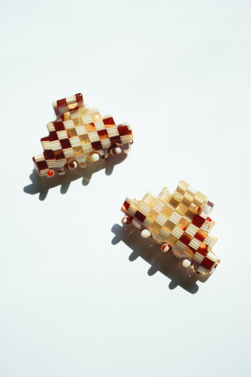 Small Pyramid Hair-Claw in Ivory Checkerboard