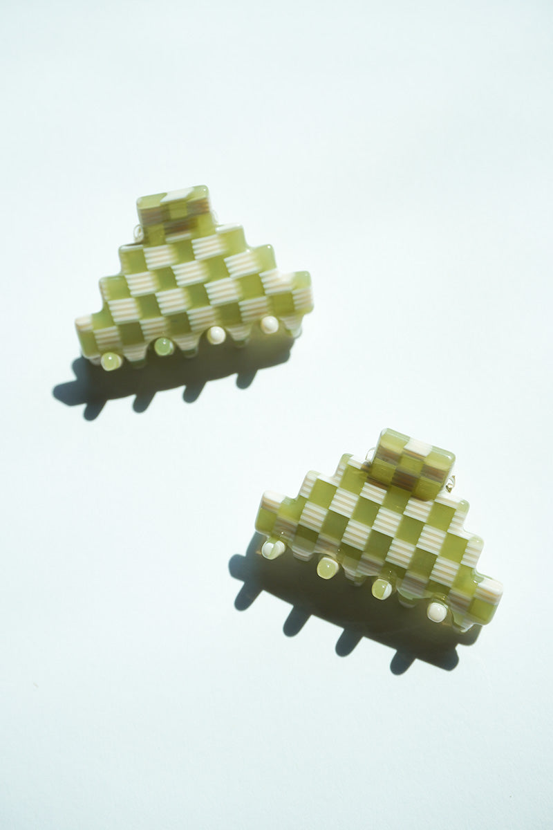 Small Pyramid Claw in Green Checkerboard