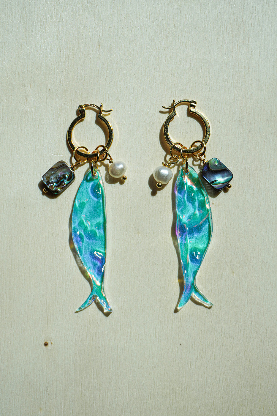 Sardine Hoop Earrings in Iridescent Ripple