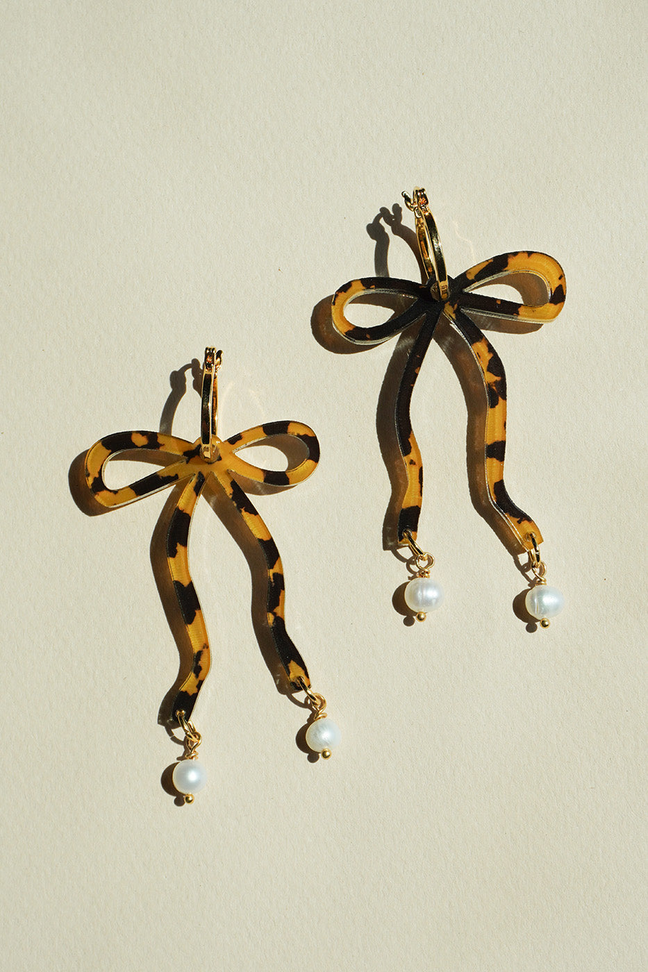 Bow Hoop Earrings in Tortoiseshell