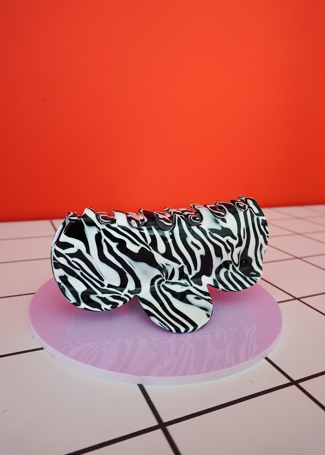 Vase Hair-Claw in Swirl
