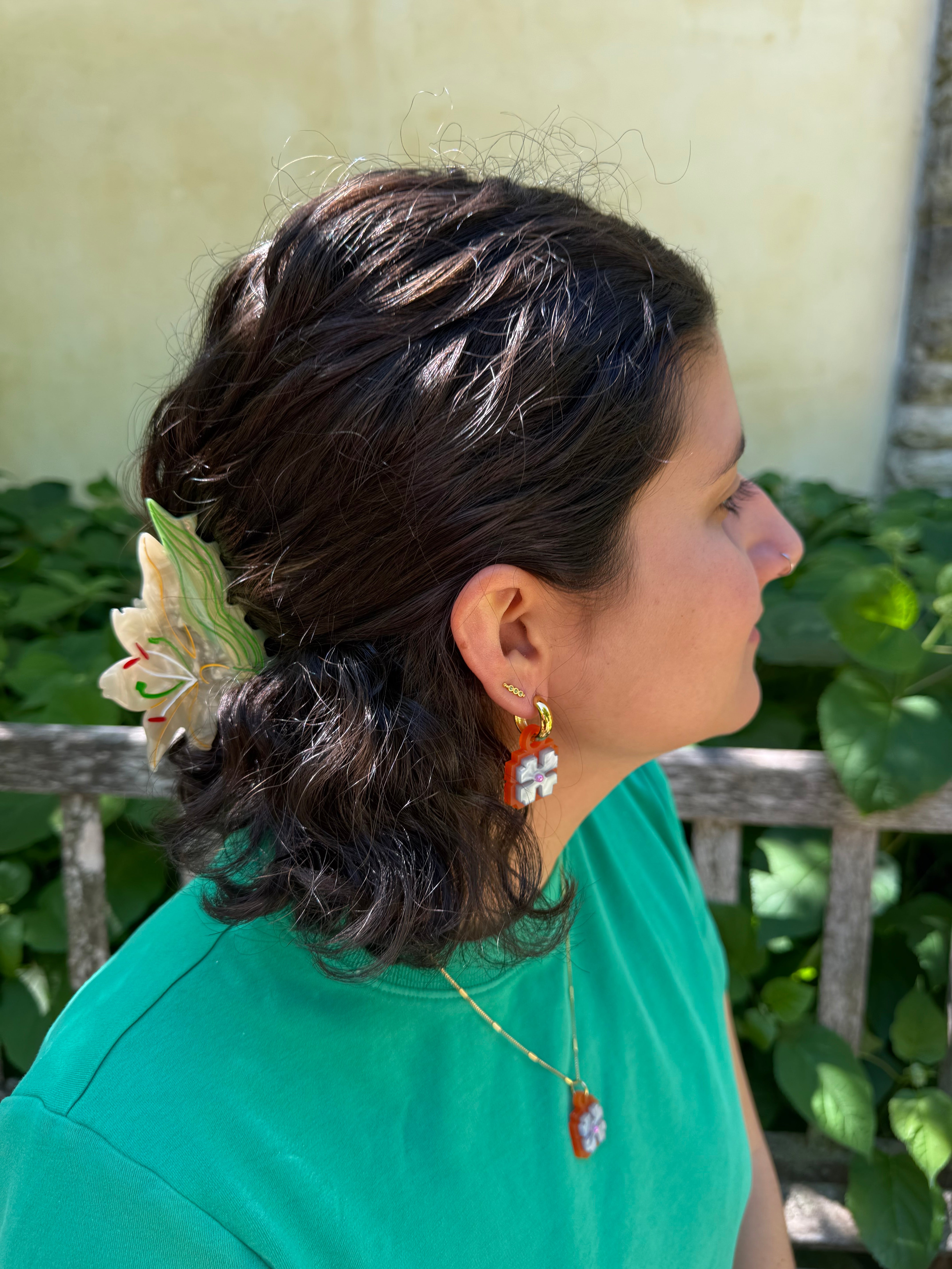 White Lily Hair-Claw