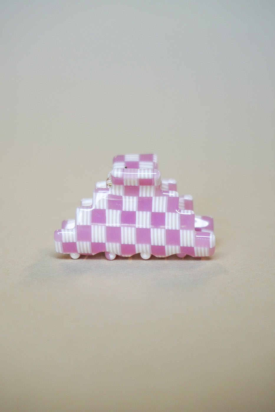 Small Pyramid Hair-Claw in Pink Checkerboard
