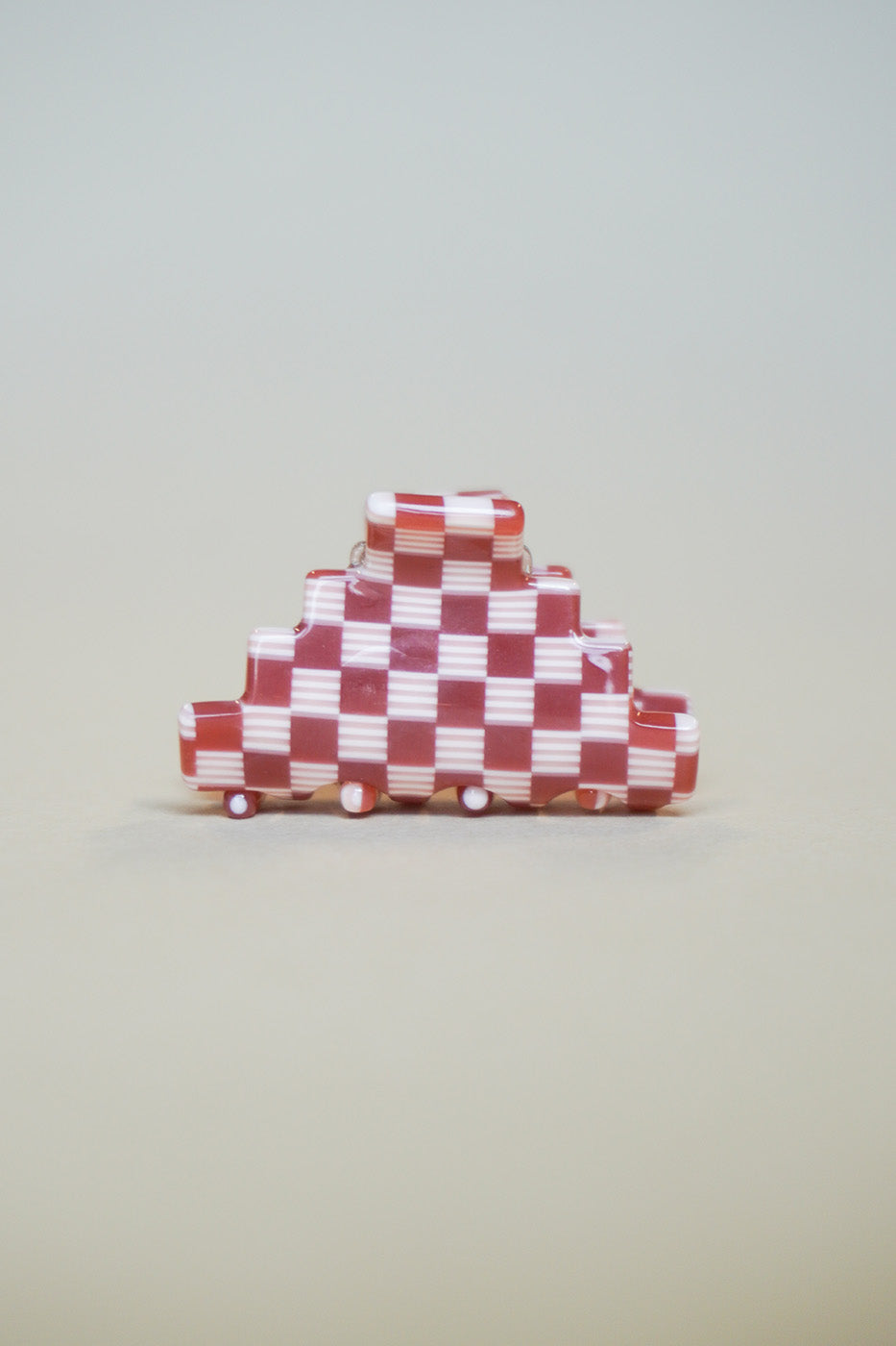Small Pyramid Hair-Claw in Red Checkerboard