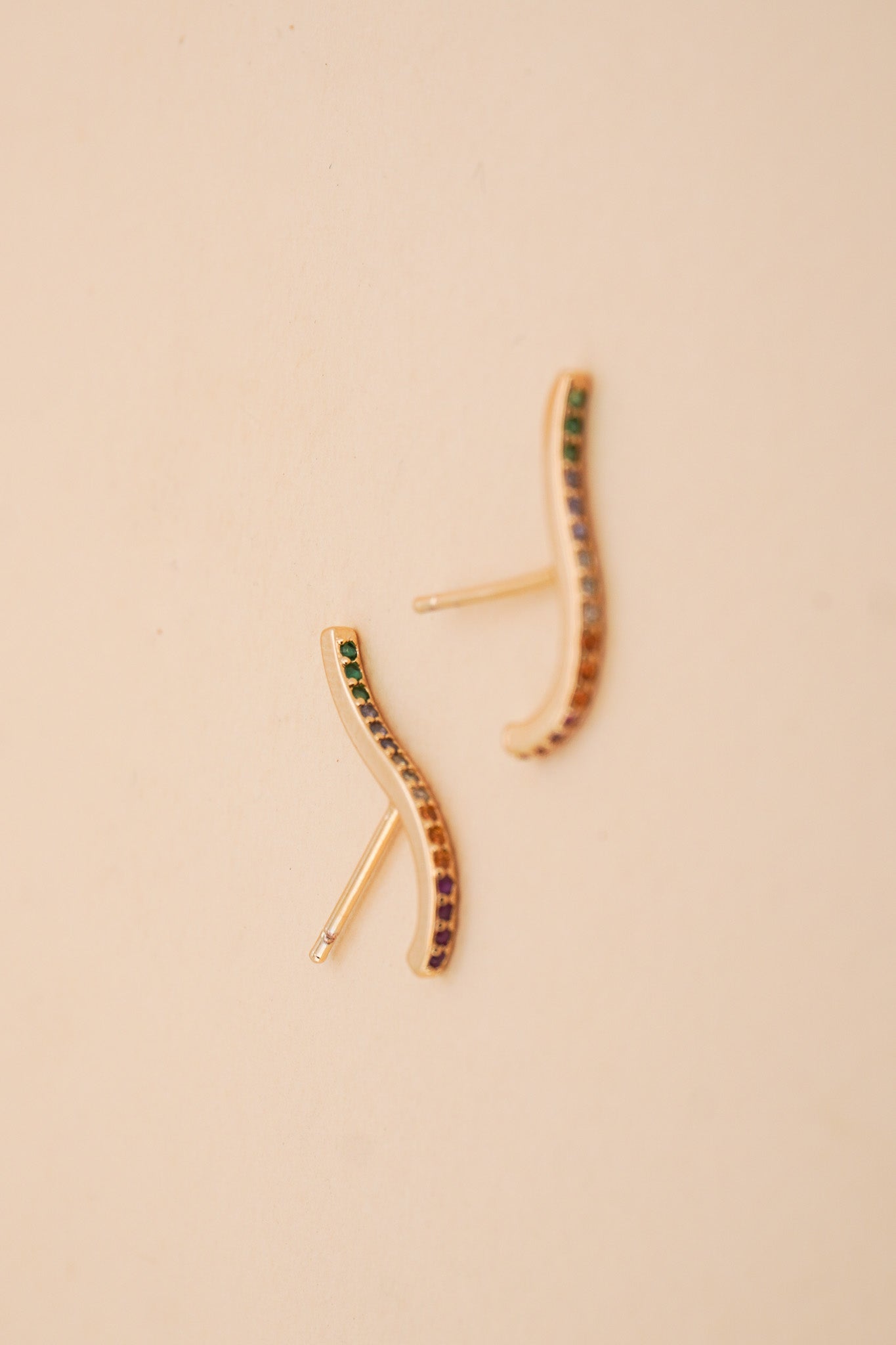 Wavy Line Zirconia Stud Earrings