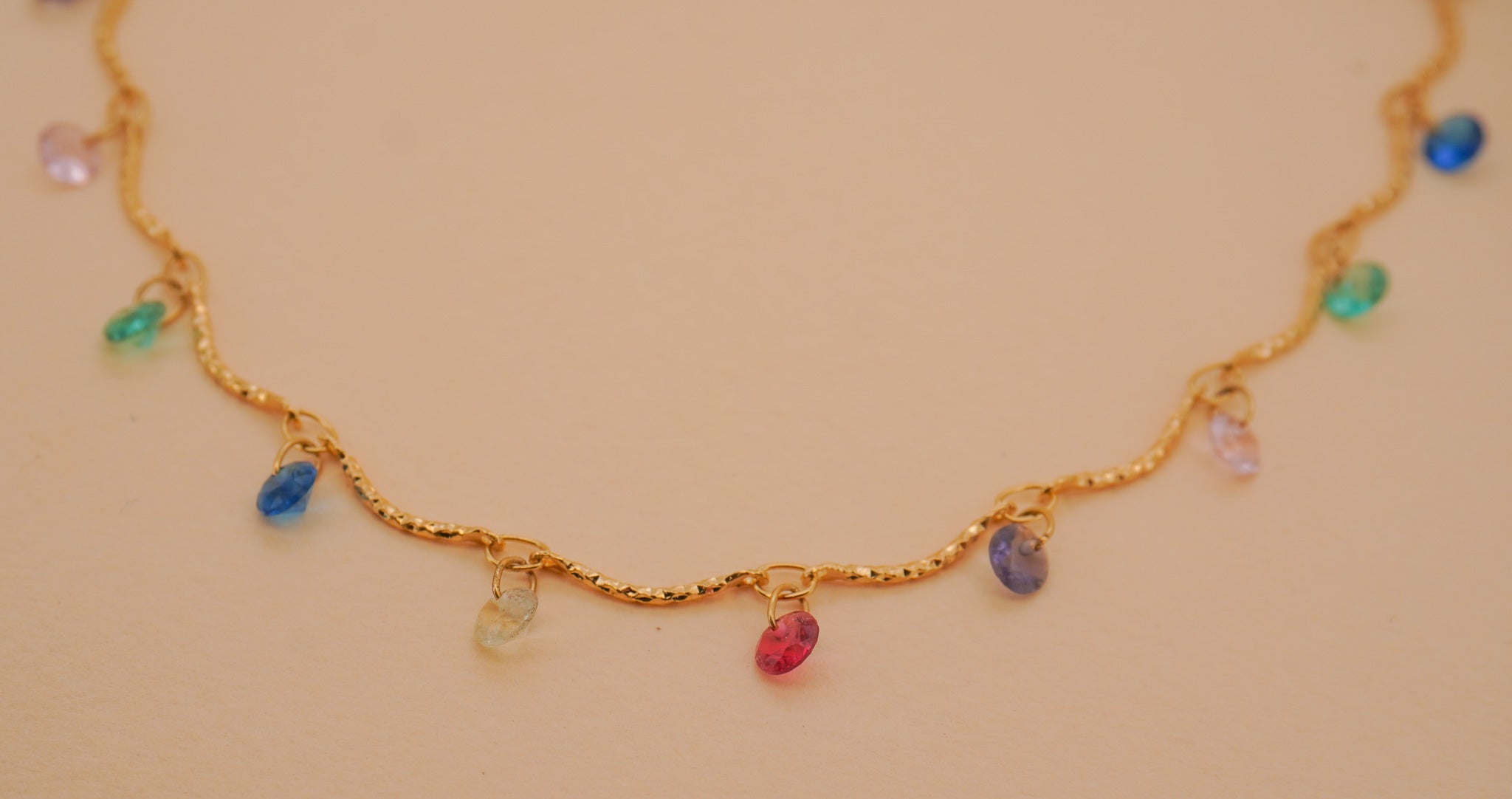 Wavy Dainty Gem Necklace