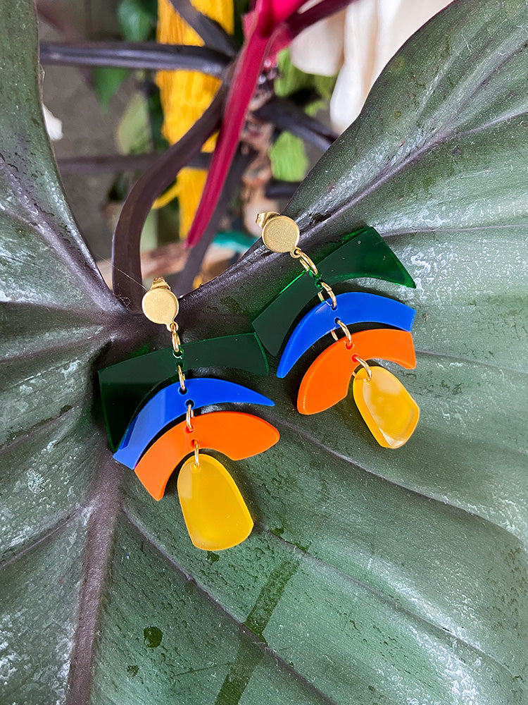 Balance earrings in Multi-color