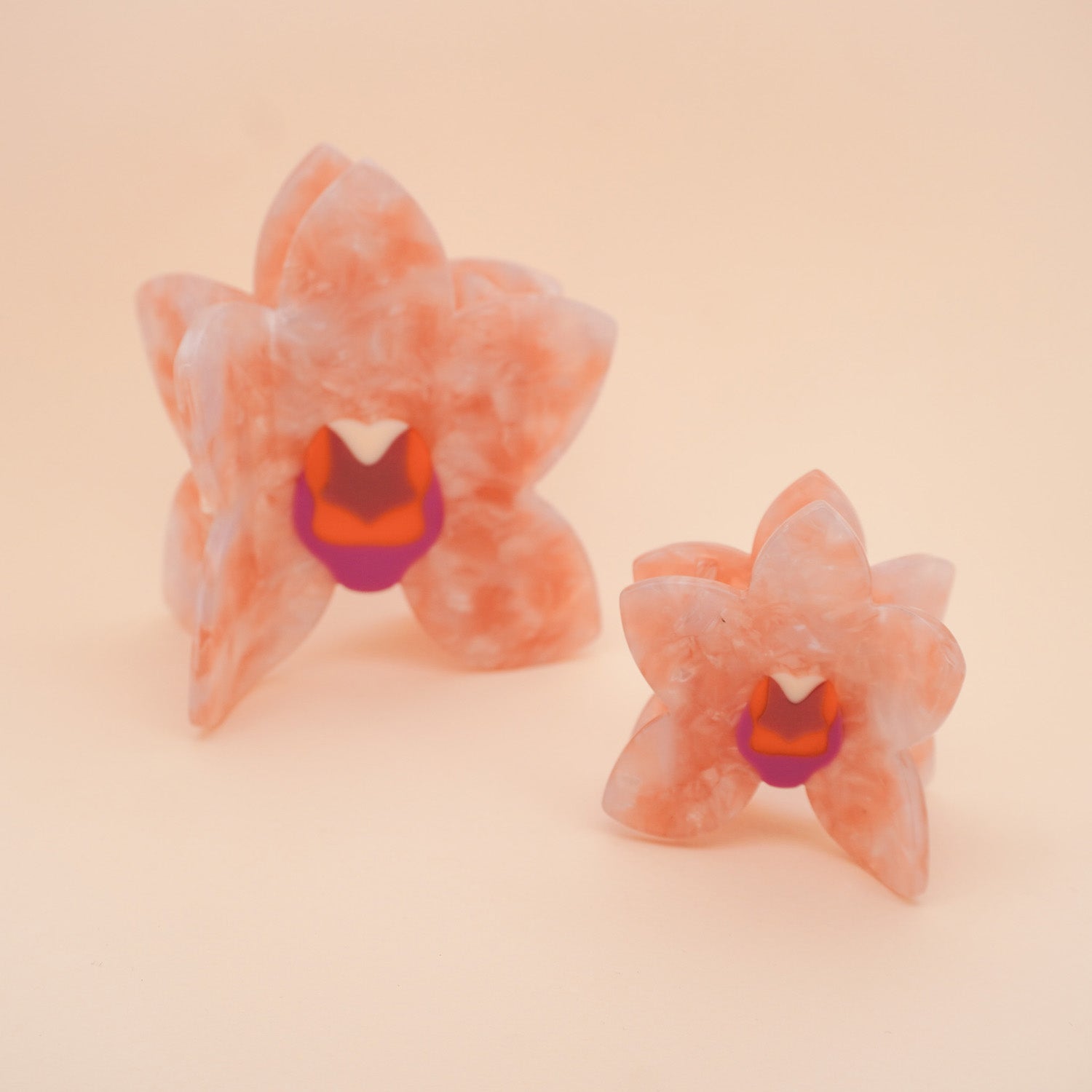 Orchid Hair-Claw in Light Pink